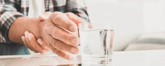 Here are 10 early signs that you might have lung cancer: 1. A persistent cough. This is the most common early sign of lung cancer. The cough may be dry or productive, and it may get worse over time. 2. Shortness of breath. This is another common early sig